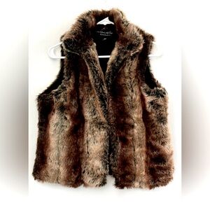 Outdoor Edition by Park Hurst Furry Vest